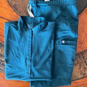 FIGS scrub set top & bottom